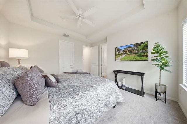 5920 VILLAGE CENTER DRIVE, Lithia, FL 33547