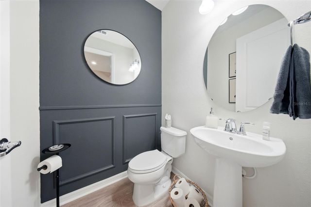 5920 VILLAGE CENTER DRIVE, Lithia, FL 33547