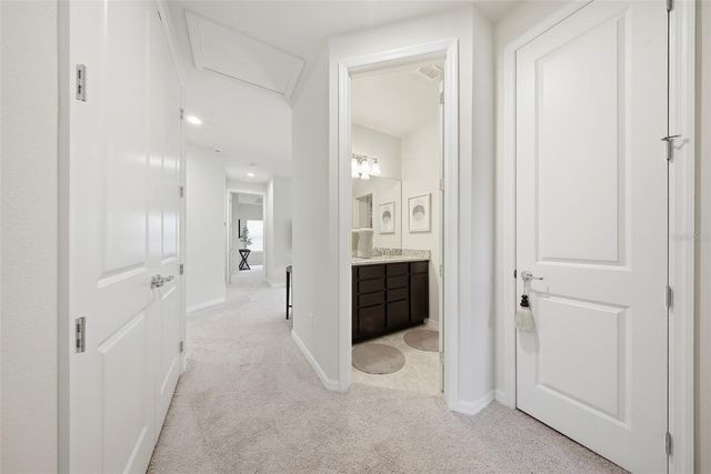 5920 VILLAGE CENTER DRIVE, Lithia, FL 33547