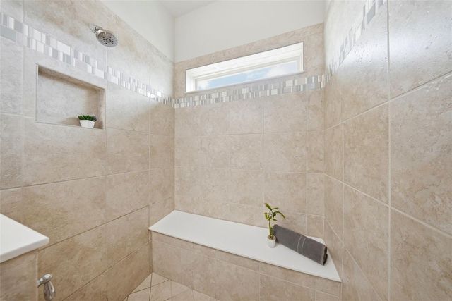 5920 VILLAGE CENTER DRIVE, Lithia, FL 33547