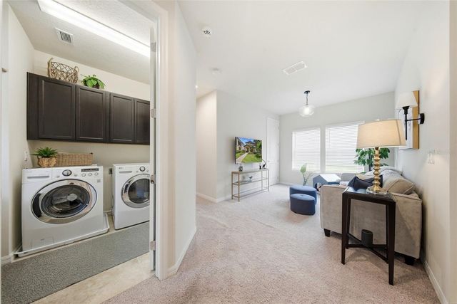 5920 VILLAGE CENTER DRIVE, Lithia, FL 33547