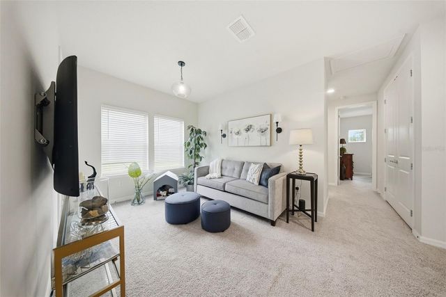 5920 VILLAGE CENTER DRIVE, Lithia, FL 33547