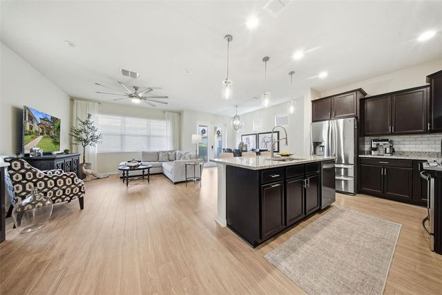 5920 VILLAGE CENTER DRIVE, Lithia, FL 33547