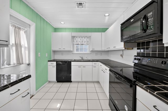 53 Palm Square, Delray Beach, FL 33483