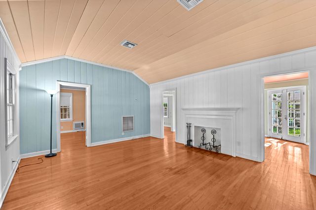 53 Palm Square, Delray Beach, FL 33483