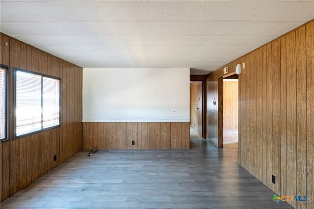 1611 W Main, Little River Academy, TX 76554