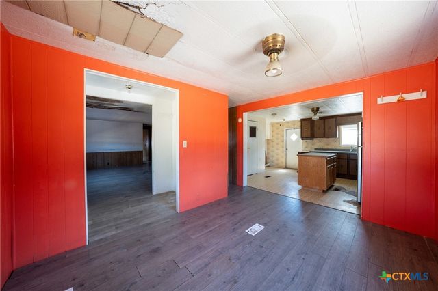 1611 W Main, Little River Academy, TX 76554