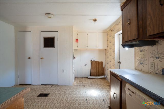 1611 W Main, Little River Academy, TX 76554