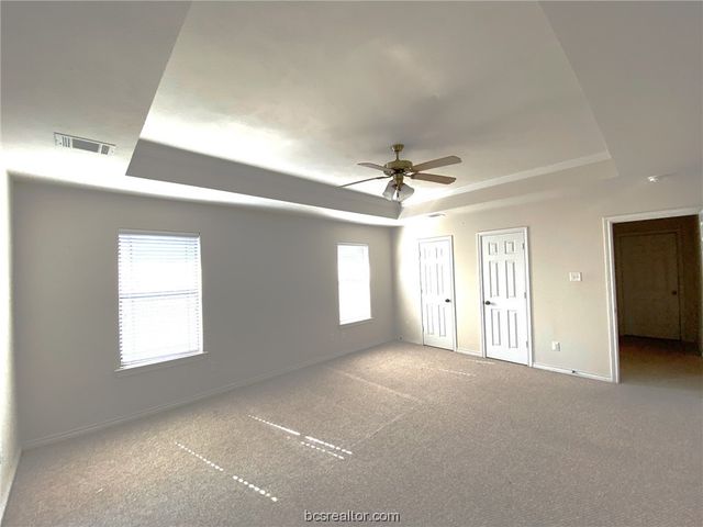 904 LaDove St, College Station, TX 77845