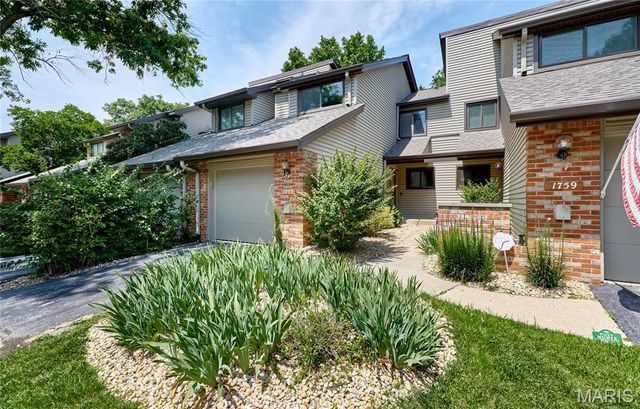 1755 Robin Knoll Court, St Louis, MO 63146