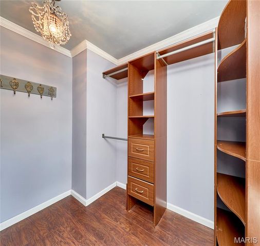 1755 Robin Knoll Court, St Louis, MO 63146