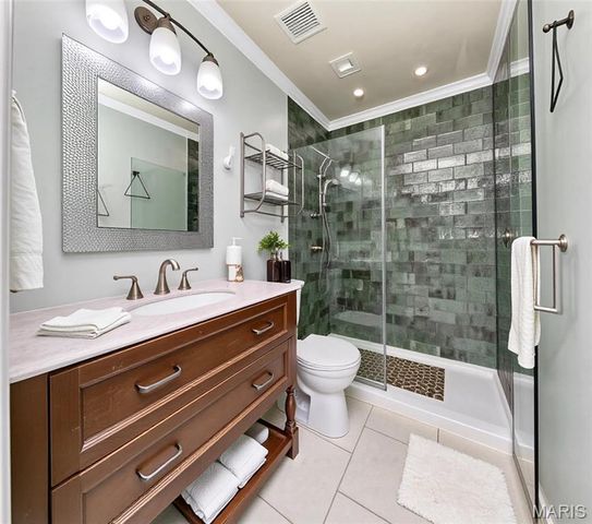 1755 Robin Knoll Court, St Louis, MO 63146