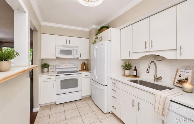 1755 Robin Knoll Court, St Louis, MO 63146