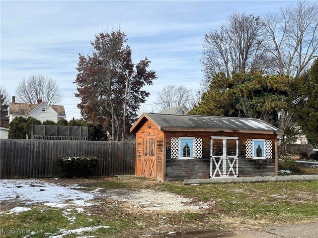 431 Cedar Lane NW, New Philadelphia, OH 44663