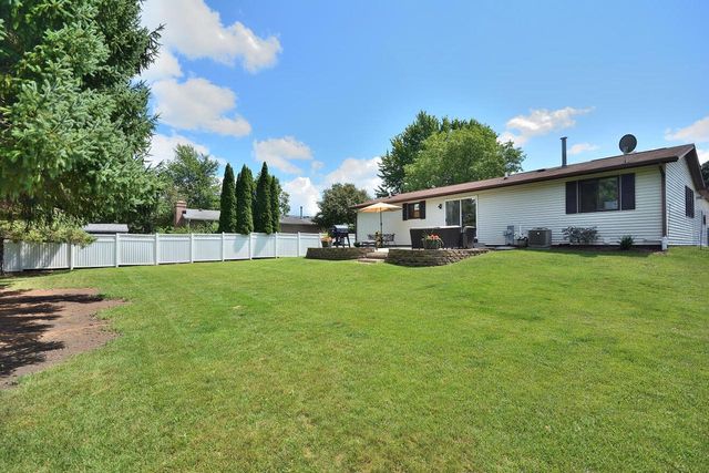 N160W19520 Clover LANE, Jackson, WI 53037