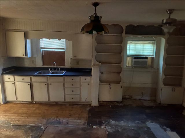 1070 15th Street SE, Paris, TX 75460