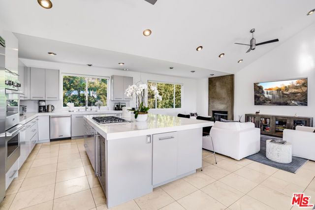 28927 W Beach Lane, Malibu, CA 90265