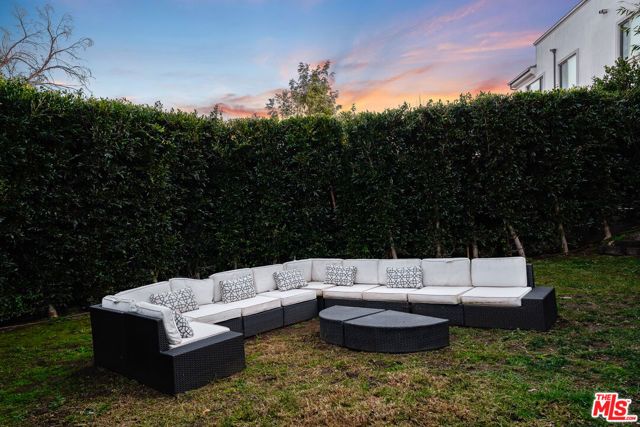 28927 W Beach Lane, Malibu, CA 90265