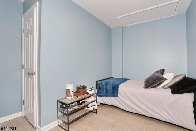 10 Hillside Rd, Ringwood Boro, NJ 07456