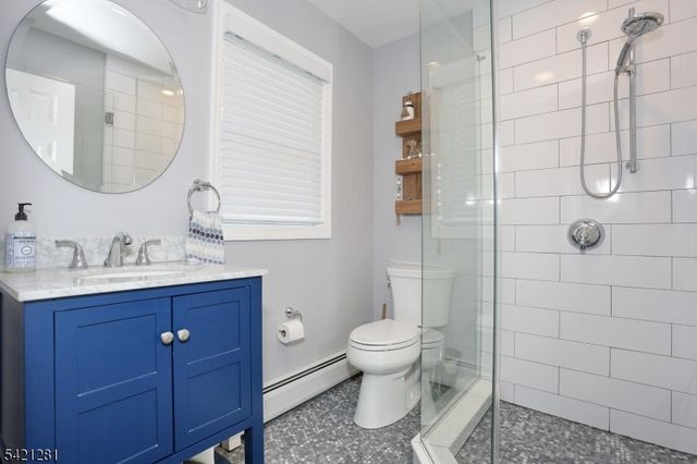 10 Hillside Rd, Ringwood Boro, NJ 07456