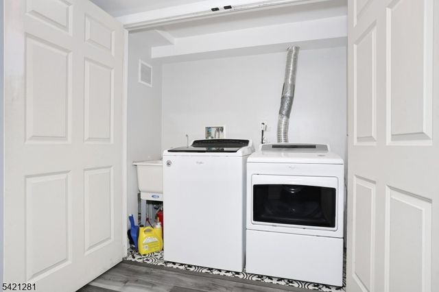 10 Hillside Rd, Ringwood Boro, NJ 07456