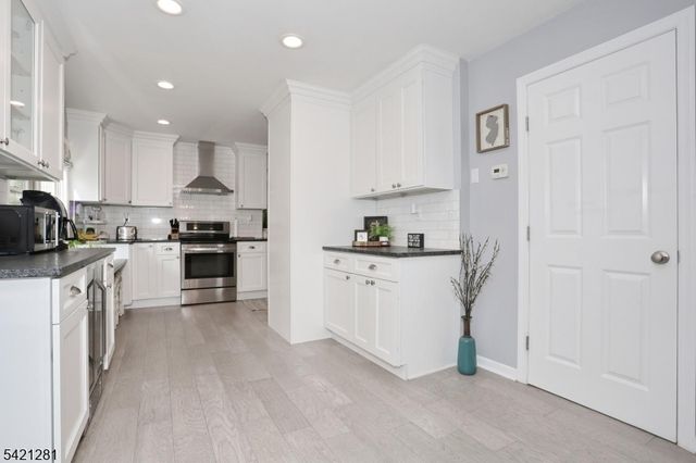 10 Hillside Rd, Ringwood Boro, NJ 07456