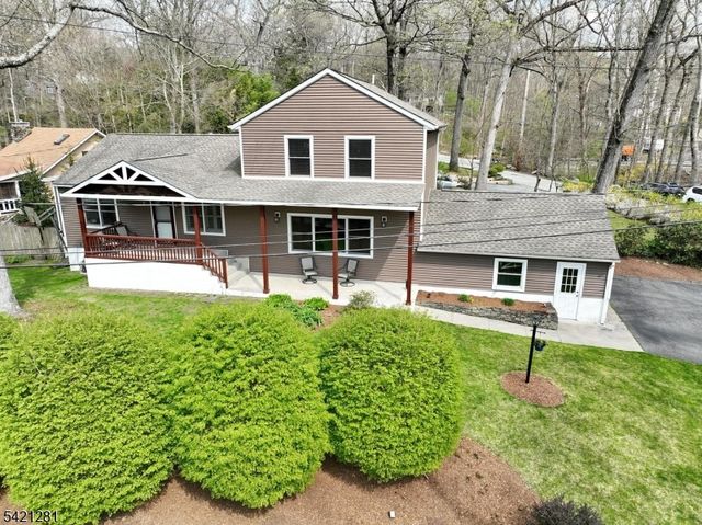 10 Hillside Rd, Ringwood Boro, NJ 07456