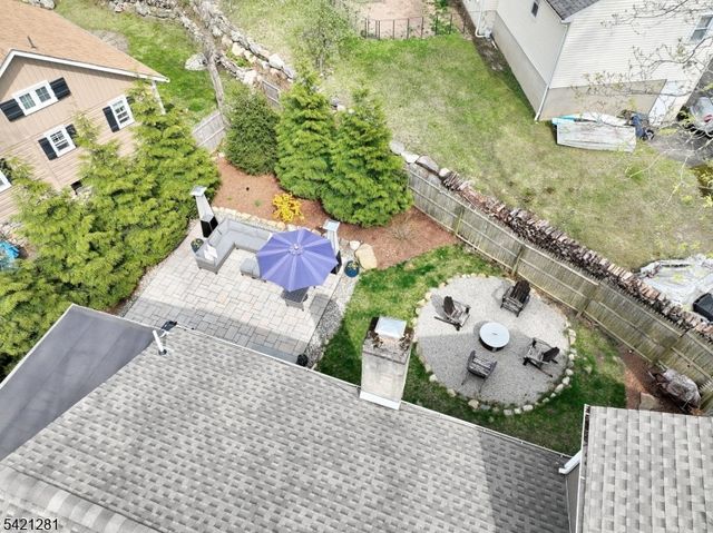 10 Hillside Rd, Ringwood Boro, NJ 07456