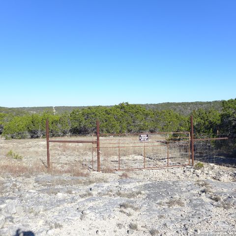 110 COCHISE CIR, Comfort, TX 78013