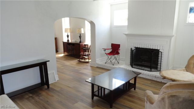128 Columbia, Chester, WV 26034