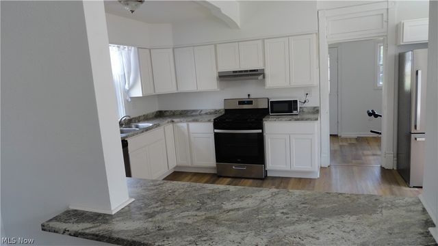 128 Columbia, Chester, WV 26034