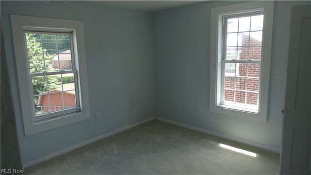 128 Columbia, Chester, WV 26034