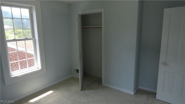 128 Columbia, Chester, WV 26034
