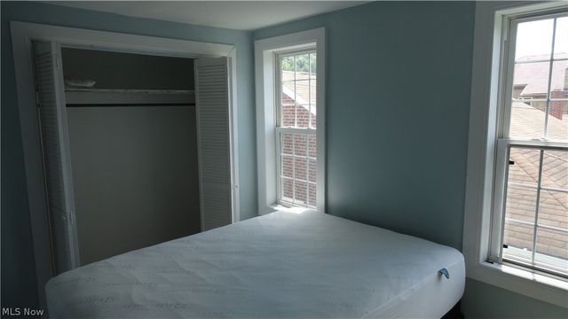 128 Columbia, Chester, WV 26034