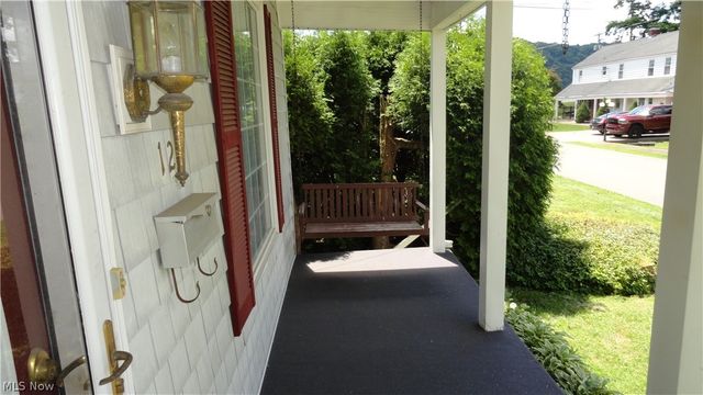 128 Columbia, Chester, WV 26034