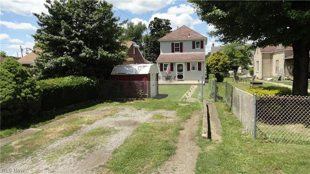 128 Columbia, Chester, WV 26034