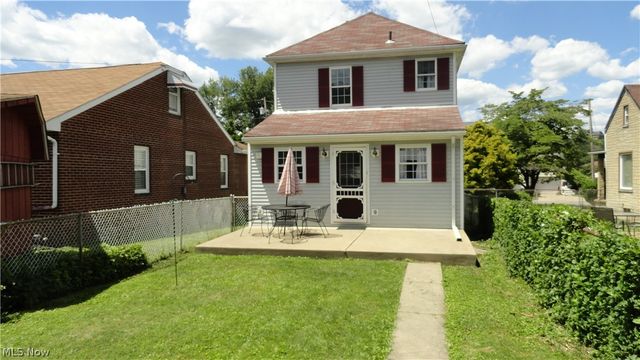 128 Columbia, Chester, WV 26034