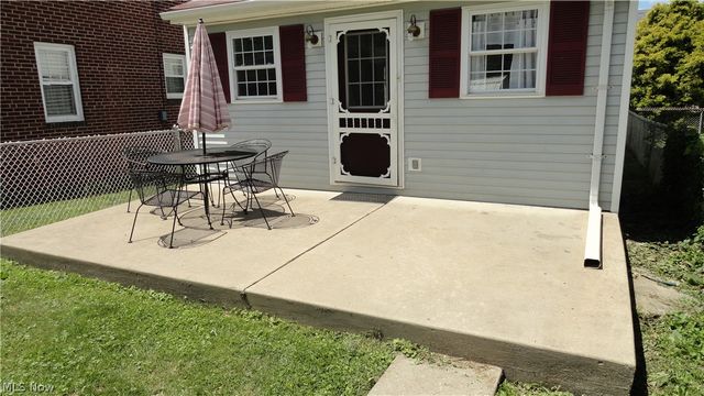 128 Columbia, Chester, WV 26034