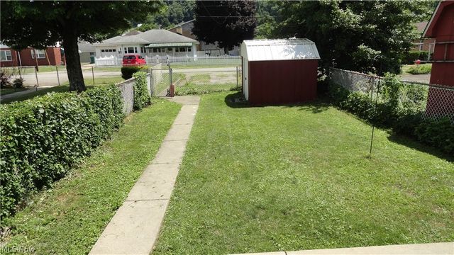 128 Columbia, Chester, WV 26034