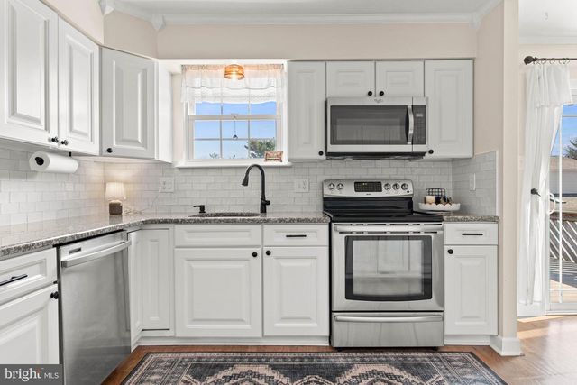 8617 STEEPLE DR, Philadelphia, PA 19128