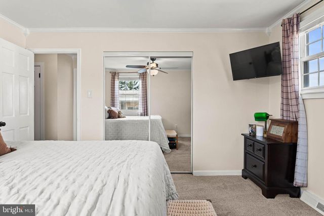 8617 STEEPLE DR, Philadelphia, PA 19128