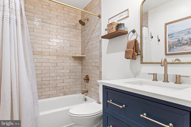 8617 STEEPLE DR, Philadelphia, PA 19128