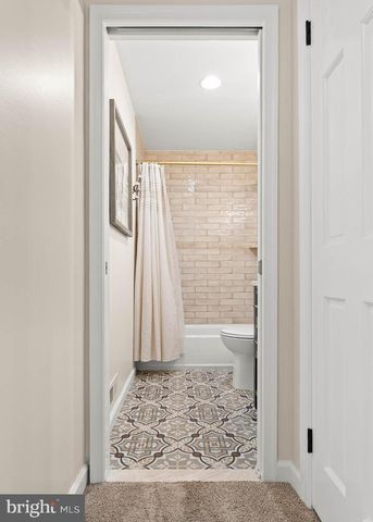 8617 STEEPLE DR, Philadelphia, PA 19128