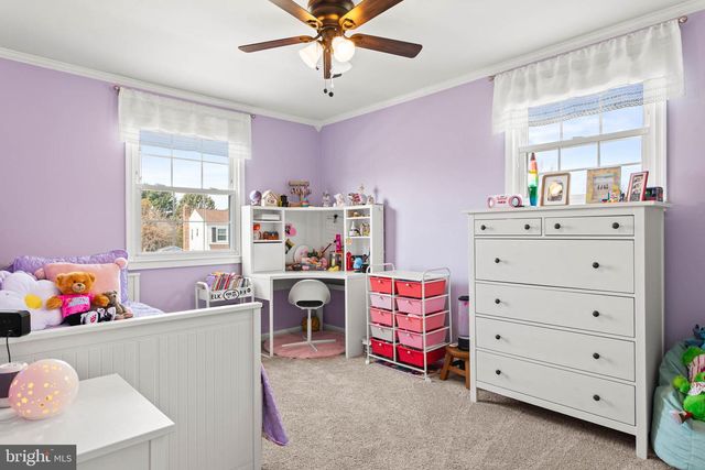 8617 STEEPLE DR, Philadelphia, PA 19128