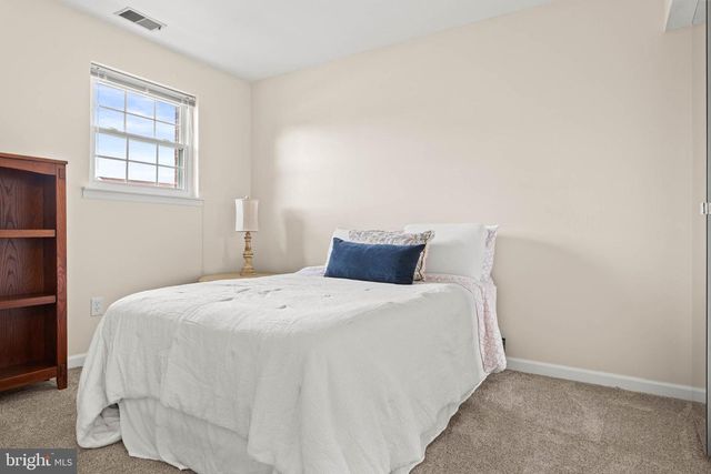 8617 STEEPLE DR, Philadelphia, PA 19128