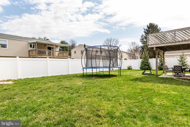 8617 STEEPLE DR, Philadelphia, PA 19128