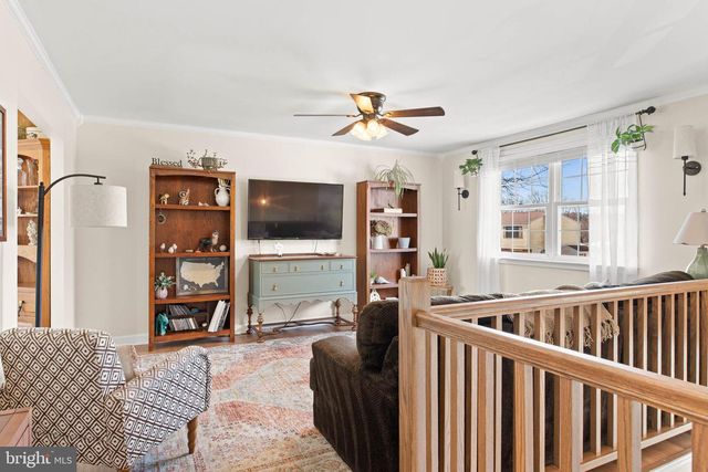 8617 STEEPLE DR, Philadelphia, PA 19128