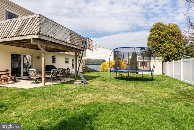 8617 STEEPLE DR, Philadelphia, PA 19128