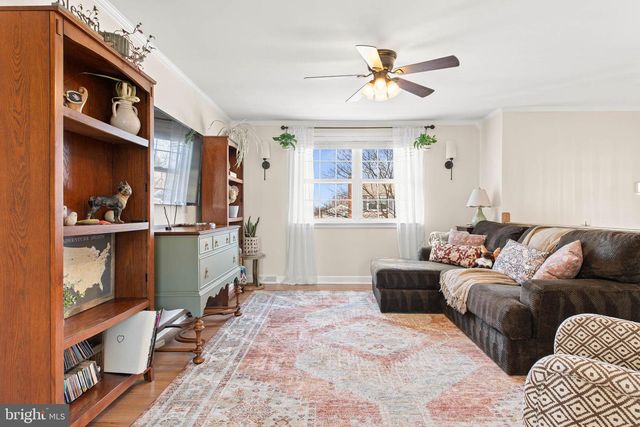 8617 STEEPLE DR, Philadelphia, PA 19128