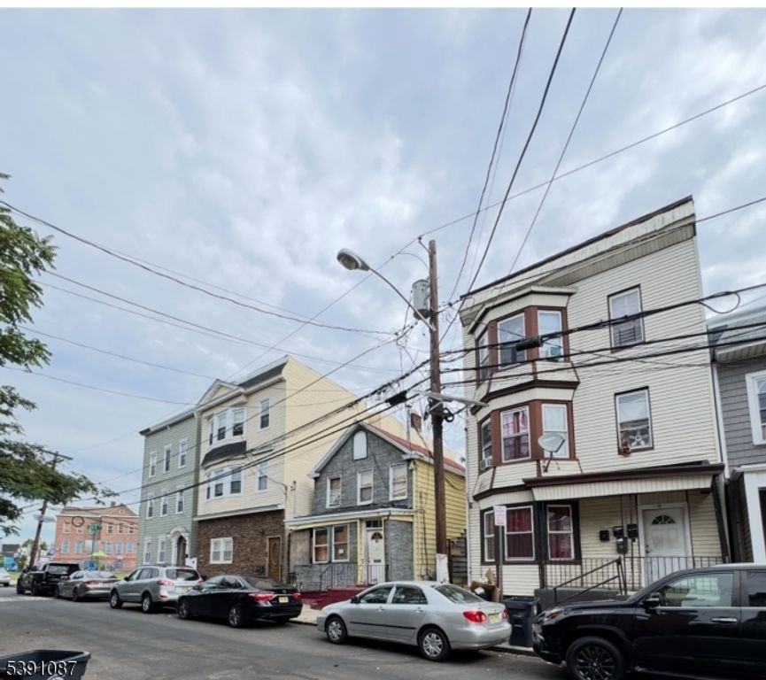 50 Blum St, Newark City, NJ 07103